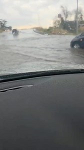 VIA MARCO SIMONE ALLAGATA La forte pioggia di ieri ha allagato via Marco Simone in diversi punti facendo tracimare l'acqua oltre i cordoli dei marciapiedi. Dopo il totale rifacimento pensavamo di non vedere più gli allagamenti lungo la via come in passato, ma questi sono i risultati dei lavori eseguiti in fretta e male... | Marcosimoneonline