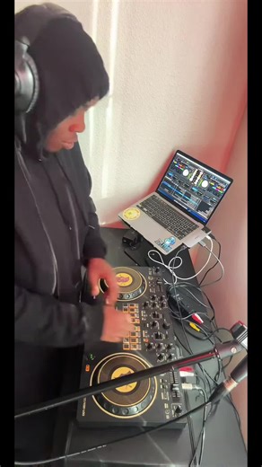 How to Become a Great DJ: Tips for Leveling Up