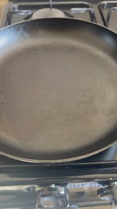 11K views · 272 reactions | They say you can make oil from sunflower seeds so I did the experiment and it works Making sunflower seed oil using sunflower seeds, pure natural oil, no preservative at all #oil #sunflower #seeds #makeyourown #natural #extravirgin | Chef Sipho Gourmet Meals | Facebook