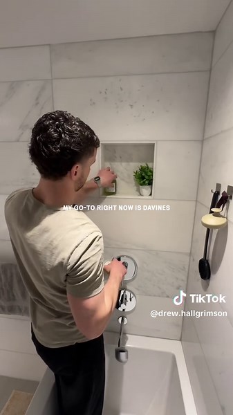 Bathroom tips every guy should know before having a lady over Products featured @Davines Momo Shampoo & Conditoner @Purex® laundry detergent Paper Towel @Maison Margiela Afternoon Delight Fragrance @Always Pads and Liners @The Libman Company All Purpose Cleaner @Colgate Toothbrushes #bathroom #tipsformen #firstdate #relationship #apartmenttherapy