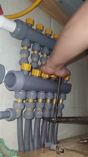 Installation process of water heating pipeline manifold