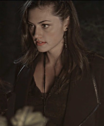 Faye Chamberlain in The Secret Circle Edit