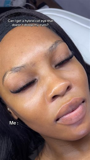 ☆LASHED BY M E R C E N 🪄 on Instagram: "Hybrid cat eye 🎀 . . . . . . . . . #lashes #instagram #explorepage #fypシ❤️💞❤️ #lashextensions"