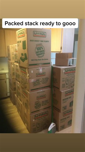 Our professionals take care of all your packing needs. Movers comes in next! #packingformove #movingout #foryoupage #fyp #packingtipswhenmoving #packing #collegemovein #organizingtiktok