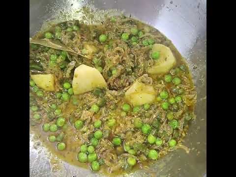 Aloo Mutter Egg pulao recipe 😋 quick and easy #foodpassion #food #youtubevideo #eggpulaorecipe