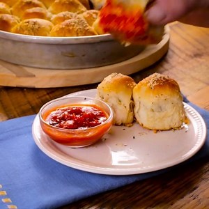 27K views · 494 reactions | It doesn't get better than easy AND cheesy. Cheesy Meatball Biscuits recipe: https://www.pillsbury.com/recipes/cheesy-meatball-biscuit-bombs/0933de2b-ba69-4e27-8c42-771f4293a648?utm_medium=social&utm_source=facebook&utm_campaign=02_2018_standard?mktgimp=PBRBGBISC | Pillsbury | Facebook