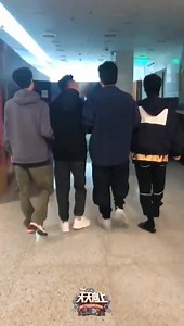 54K views · 708 reactions | Actualización del Douyin de DayDayUp (08.11.2020): No serán hermanos de sangre, pero... Lo parecen. JAJAJAJAJAJA. (Este clip es de la filmación para el programa que se verá dentro de dos semanas) Cr. ttxs2008 | Poseidos Por La Demonic Cultivation | Facebook