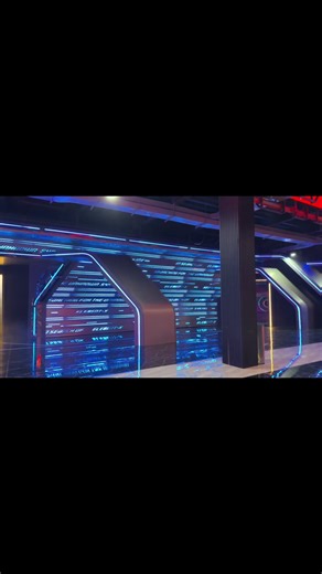 馬到成功：指事情一出手就順利成功 一馬當先：指領先群倫、搶得先機 龍馬精神：指精神奕奕、體力充沛 萬馬奔騰：指氣勢如虹、事業蓬勃發展 金馬報喜：指好消息到來 駿業宏開：指事業像千里馬般飛躍成長 策馬揚鞭：指新的一年積極向前、不停步#elementx #ktv #yangon #chinesenewyear