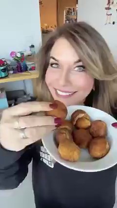 23K views · 109 reactions | Have you ever made soft pretzels from scratch? It's so easy, thanks to my 2-ingredient dough recipe! You need to make a batch of these sweet & cinnamon-y pretzel bites immediately… See how it's done! Get the recipe -> https://www.hungry-girl.com/weekly-recipes/low-sugar-cinnamon-pretzel-bites-recipe-with-2-ingredient-dough | Hungry Girl | Facebook