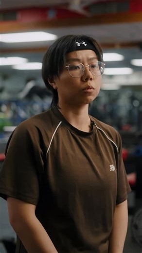 When Jessie first walked in, she didn’t like what she saw in the mirror. Her body felt different. Her confidence was slipping. And she knew something had to change. What she found at New Dorp Fitness wasn’t just workouts. It was education. Learning how training actually works—reps, weight, efficiency—and why those details matter. But just as important, she found respect. A coach who knows her name, greets her every day, and cares about who she is outside the gym as much as inside it. That’s the 