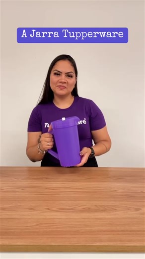 Jarra Tupperware: Capacidade de 2 Litros para Servir com Facilidade