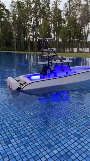 @tremendous.marine.rc is building some pretty crazy RC boats, where you can recreate your own build, or the future boats of your dreams. How cool is this!? | Center Consoles Only