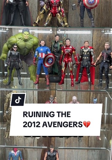 RUINING THE 2012 AVENGERS 💔 #avengers #marvel #hottoys #toyreview #collection