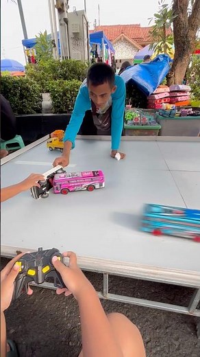 Mainan mobil remote 10ribuan #mobilmobilan #rccar #pickuprc #trukoleng