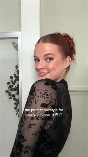 Achieve the Perfect 90s Twist Bun: Holiday Hairstyle Tutorial