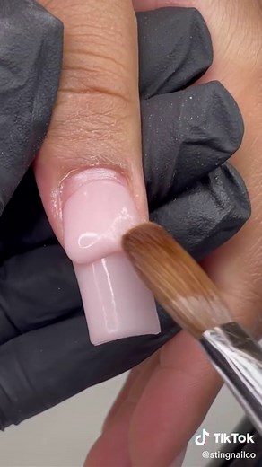 Acrylic application is one of the hardest things to learn! I Hope this little tip helps you 😉 #acrylicnails #nailtechtips #beginnernailtech #nailvideo #nailtechtipsandtricks #nailtech #acrylicapplication #acrylicapplicationpractice