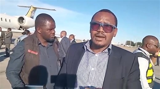 𝗙𝗔𝗦𝗧𝗝𝗘𝗧 𝗭𝗜𝗠𝗕𝗔𝗕𝗪𝗘 𝗟𝗔𝗨𝗡𝗖𝗛𝗘𝗦 𝗛𝗔𝗥𝗔𝗥𝗘-𝗟𝗨𝗦𝗔𝗞𝗔 𝗙𝗟𝗜𝗚𝗛𝗧 𝗦𝗘𝗥𝗩𝗜𝗖𝗘 Fastjet Zimbabwe, an award-winning airline, has launched a scheduled flight service connecting Harare, Zimbabwe's capital, with Lusaka, Zambia. The inaugural flight landed at Kenneth Kaunda International Airport on April 9, 2025, marking a significant milestone in regional aviation. Meanwhile, Media Director Mark Simuuwe noted the launch's strategic timing, aligning with increased aviation acti