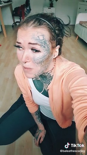 #foryoupage #foryou #bodymodification #facetattoo #toungesplit #bodymods #piercing #eyeballtattoo #curlyhair