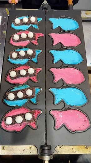これ何味！？幻の青ピンクたい焼き