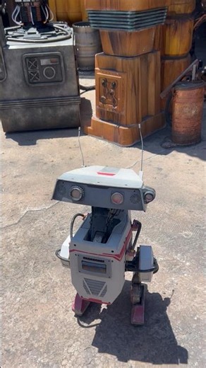 BDX Droid Close Up at Star Wars Galaxies Edge