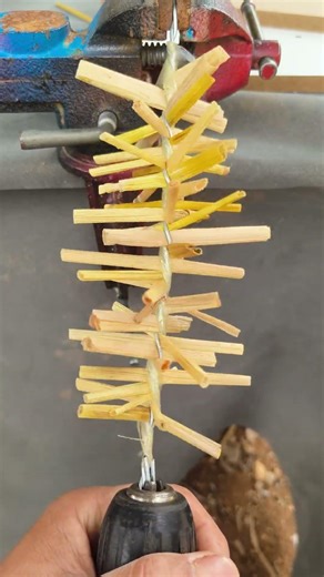 The wisdom of farmers, handmade tools for cleaning and washing cups