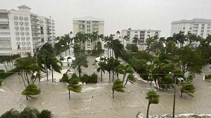 Watch Hurricane Ian flood streets in Naples as massive storm makes landfall