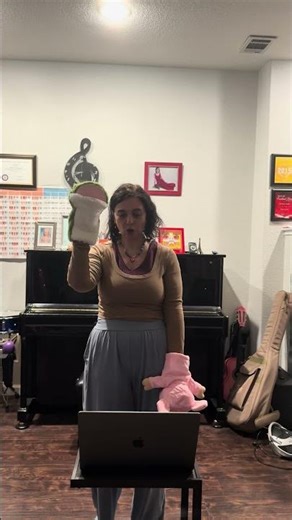 #FrogComedy, frogopera sagamiss piggy parodypuppet musical #singer #musicteacher #musicaltheatre