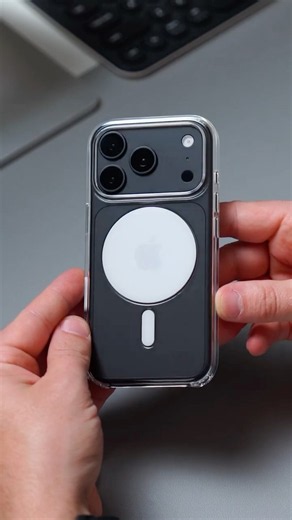 Official iPhone 18 Pro Clear Case Unboxing