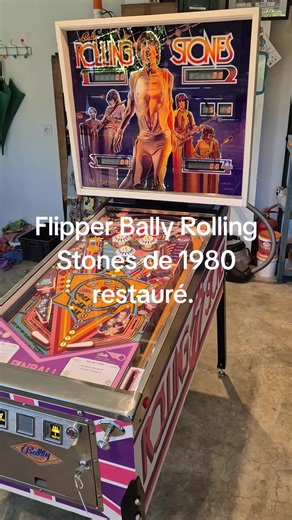 Travail de restauration d'un flipper Bally Rolling Stones. Ce flipper était vraiment très abîmé mais tout est possible 😃 Il a repris vie pour de nombreuses années. D'autres flippers disponibles sur flipp.fr/vente #flipper #rollingstones #bally #1980 #toulouse