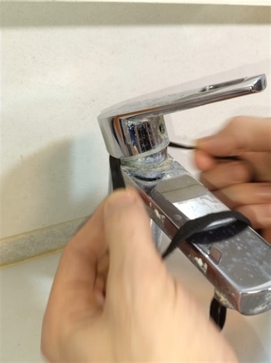 A Secret from Veteran Plumbers! How to Easily Remove a Faucet or Mixer Handle #diy #plumbing #tips #tricks #skills