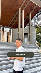 The construction of Masjid Akbar Hamzah in Depok, West Java, is an inspiring journey designed by Atelier Riri. The mosque features seven pillars at its front facade, symbolizing the foundation of knowledge that supports humanity, both in this world and the hereafter. These pillars also reflect the significance of the number seven in Islamic concepts, while their silhouette resembles Arabic letters, connecting us to the praise of Allah SWT. A beautiful blend of faith and architecture! 📍Masjid Ak