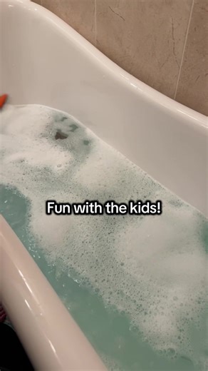 These remote controlled boats are loads of fun at bath time with the kids #kidstoy #boat #remotecontrolledboat #boattoy #tiktokmademebuyit