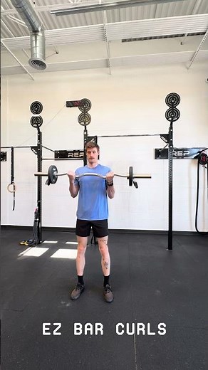 How To Do A Barbell Curl #exercise #exercisetips
