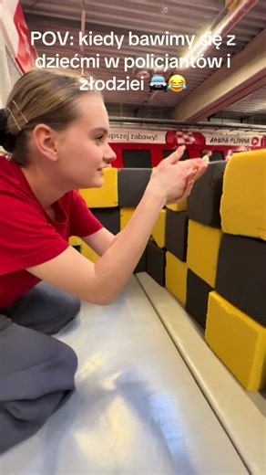 Playing Cops and Robbers in Hoppark