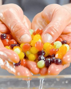 Si vous aviez envie de faire un bubble tea maison, cette recette est faite pour vous ! Lien de la recette : https://www.bonap.fr/perles-bubble-tea/ 💚 Découvrez 80 délicieuses recettes salées dans notre nouveau livre LE PLAISIR AVANT TOUT, en vente sur Amazon : https://www.amazon.fr/dp/3982168880/ | Bon Ap’