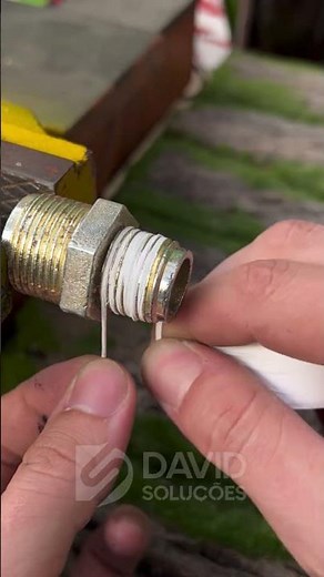 The correct way to apply thread seal tape#DIY #Plumbing #Tools 🔧🧰💡