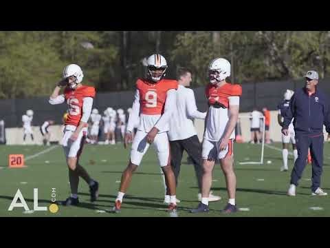 QBs Jackson Arnold and Deuce Knight throw passes at Auburn's first spring practice 👀