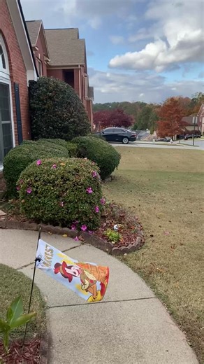 11Alive News on Instagram: "It’s only November 10th, but Duluth, Georgia is seeing snow flurries."