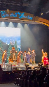 🎄✨ Christmas in the Smokies — A Musical Delight! ✨🎄 Step inside Dollywood’s Smoky Mountain Christmas and experience one of the park’s most beloved traditions — Christmas in the Smokies! 🎶❤️ This heartwarming musical tells a touching story of love, faith, and the magic of coming home for the holidays — all wrapped up in incredible vocals, beautiful choreography, and that unmistakable Smoky Mountain spirit. 🏔️🎁 From classic carols to toe-tapping tunes, you’ll feel the joy of Christmas fill th