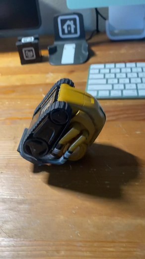 Amazing Flips by Vector the Yellow Robot