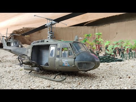 Huey Helicopter Toy soldiers Army men base Action figure