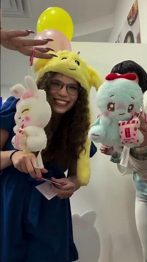 NEOPETS X GONG CHA 🤩 Drinking Bubble Tea while connecting with the neopet community is the best!