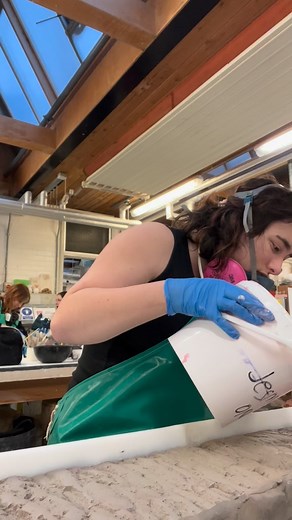Super satisfying! Omggg! 來❤️❤️✨ #ceramics #glass #plaster #pour #materials #mold #moldmaking #play #learn #experiment #fall #autumn #November #December #tree #texture #treebark #craft #make #art #creativity #creative #artist #process #big #view #video #viral #joy #passion | Lottie Eastwood | Facebook