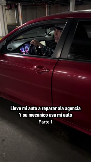 Reparación de auto: mecánico usa mi carro