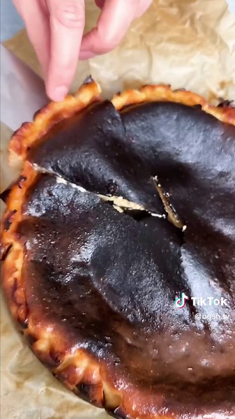 Delicious Vegan Basque Cheesecake Recipe