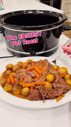The EASIEST Pot Roast • Slow Cooker Y’all it’s SO easy I didn’t even screw it up! 🙌🏻🤪👩🏼‍🍳 Ingredients: 1 3-5lb beef roast (any kind) @heb 1.5 cups water 1 packet brown gravy mix @mccormickspice 1 packet ranch dressing mix @hidden.valley 1 packet Italian dressing mix Any Vegetables you LOVE ❤️ Instructions: Place your beef roast into your slow cooker with 1.5 cups of water and then add the seasonings one by one. Cook on low for about 5 hours, and then add your veggies. Cook for an additiona