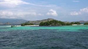 The Komodo National Park is a must-visit for its breathtaking beauty and clear waters 🏝 📍Indonesia 📸 Amazing Places on Our Planet | Tripadvisor