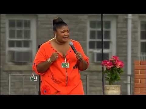 Having Twins - Mo'Nique: I Coulda Been Your Cellmate!