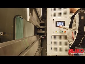 Loading and unloading Aliko CNC tool station