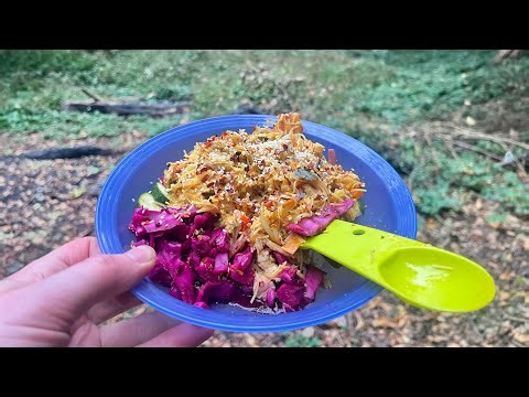 Walk Cook Walk is live cooking a stir fry on a Swedish army trangia mess tin T40 #walkcookwalk